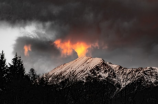 震撼视觉！火山爆发图片展示